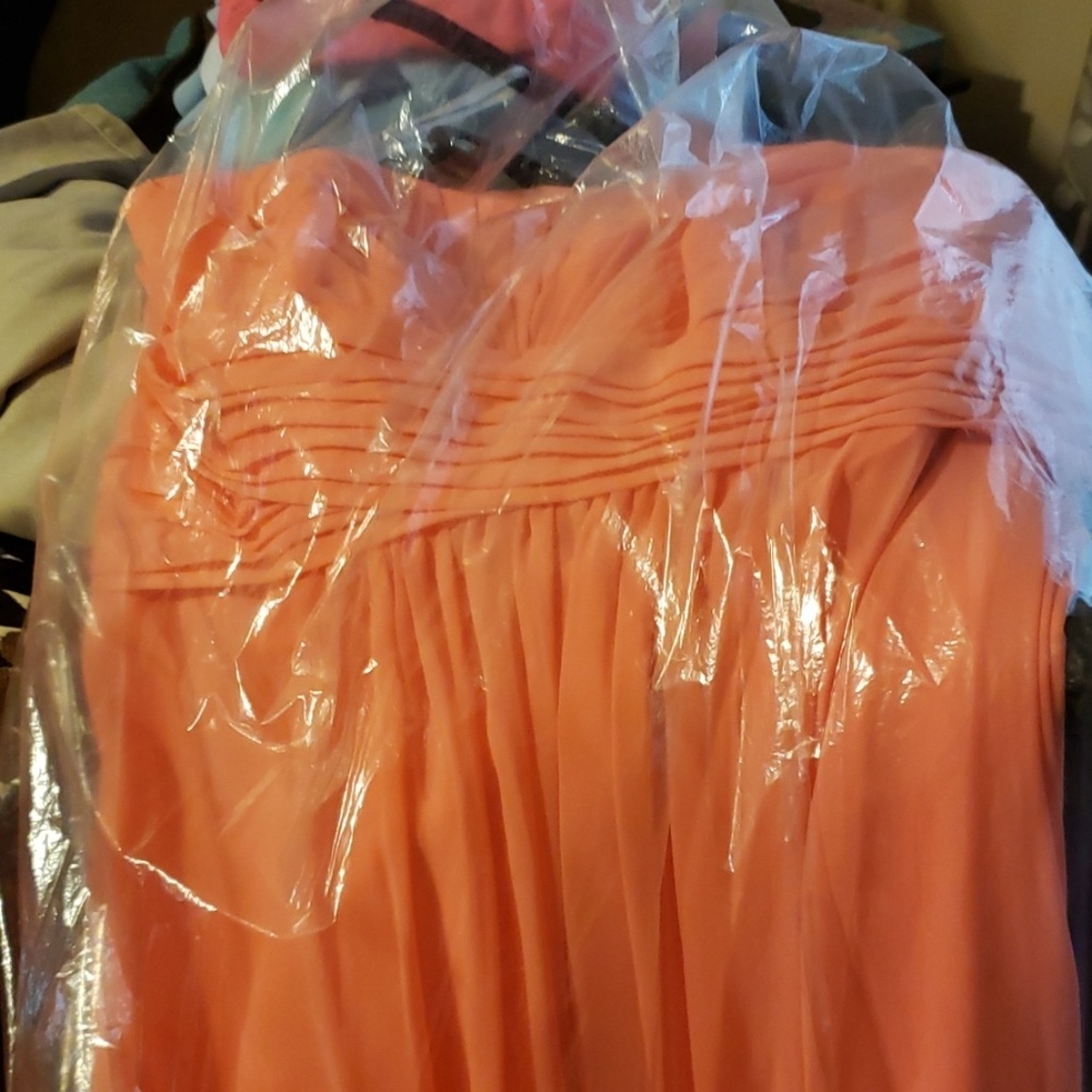 Formal dress - Picture 2 of 3